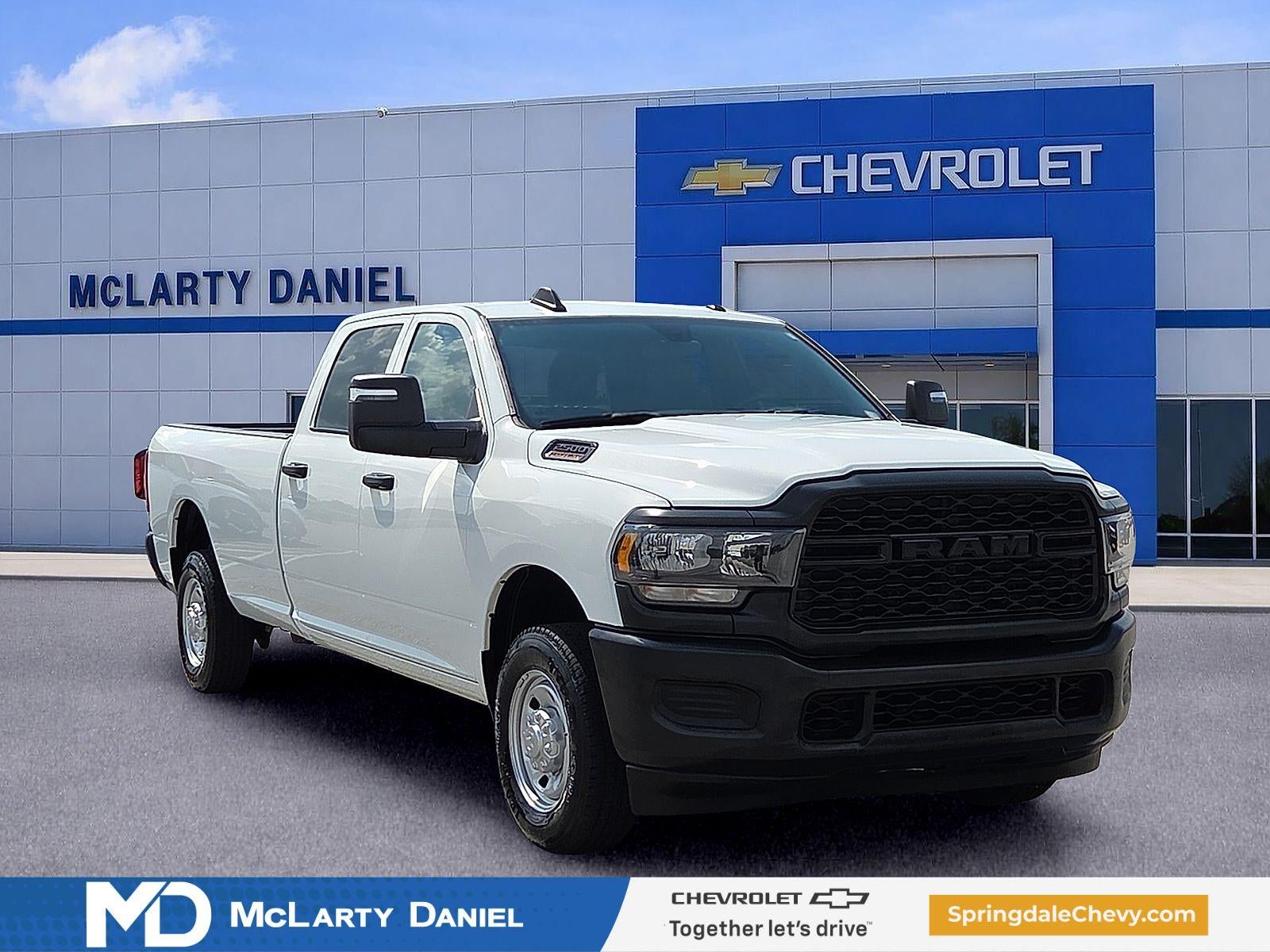 2024 RAM 2500 Tradesman Crew Cab 4x2 8' Box in White — front three-quarter view