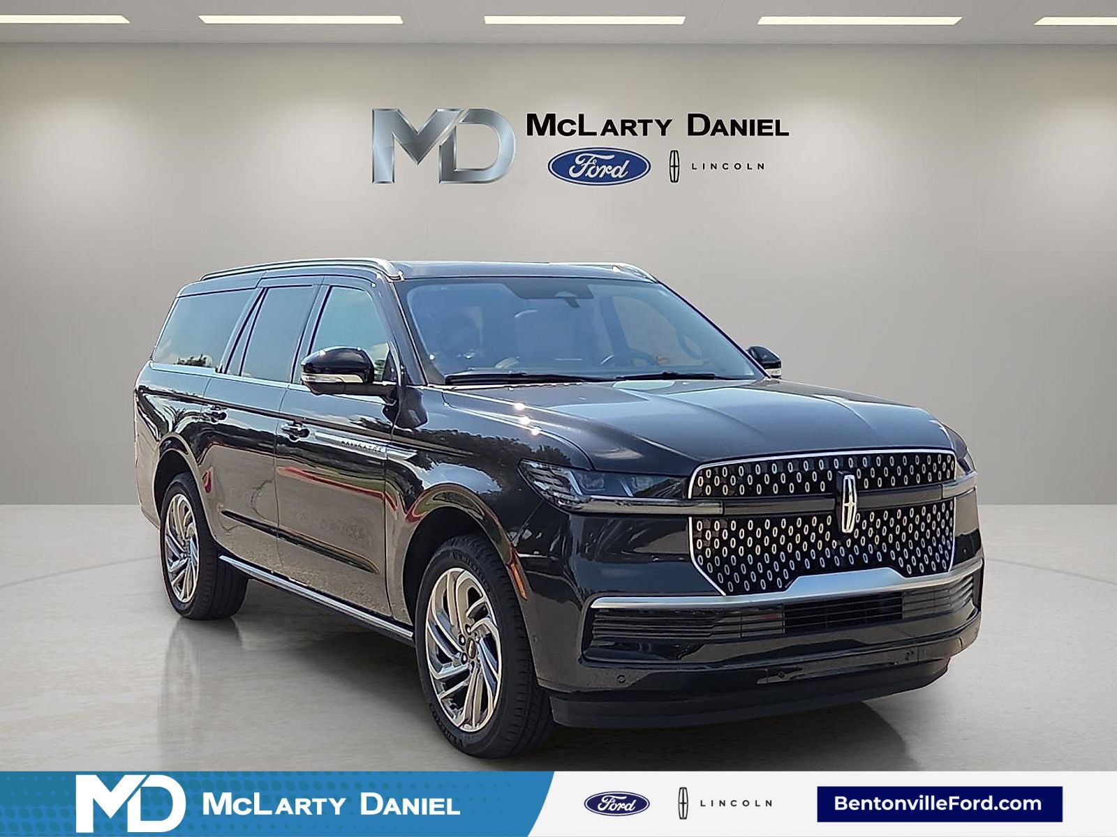 2025 Lincoln Navigator L Reserve in Starlight — front three-quarter view