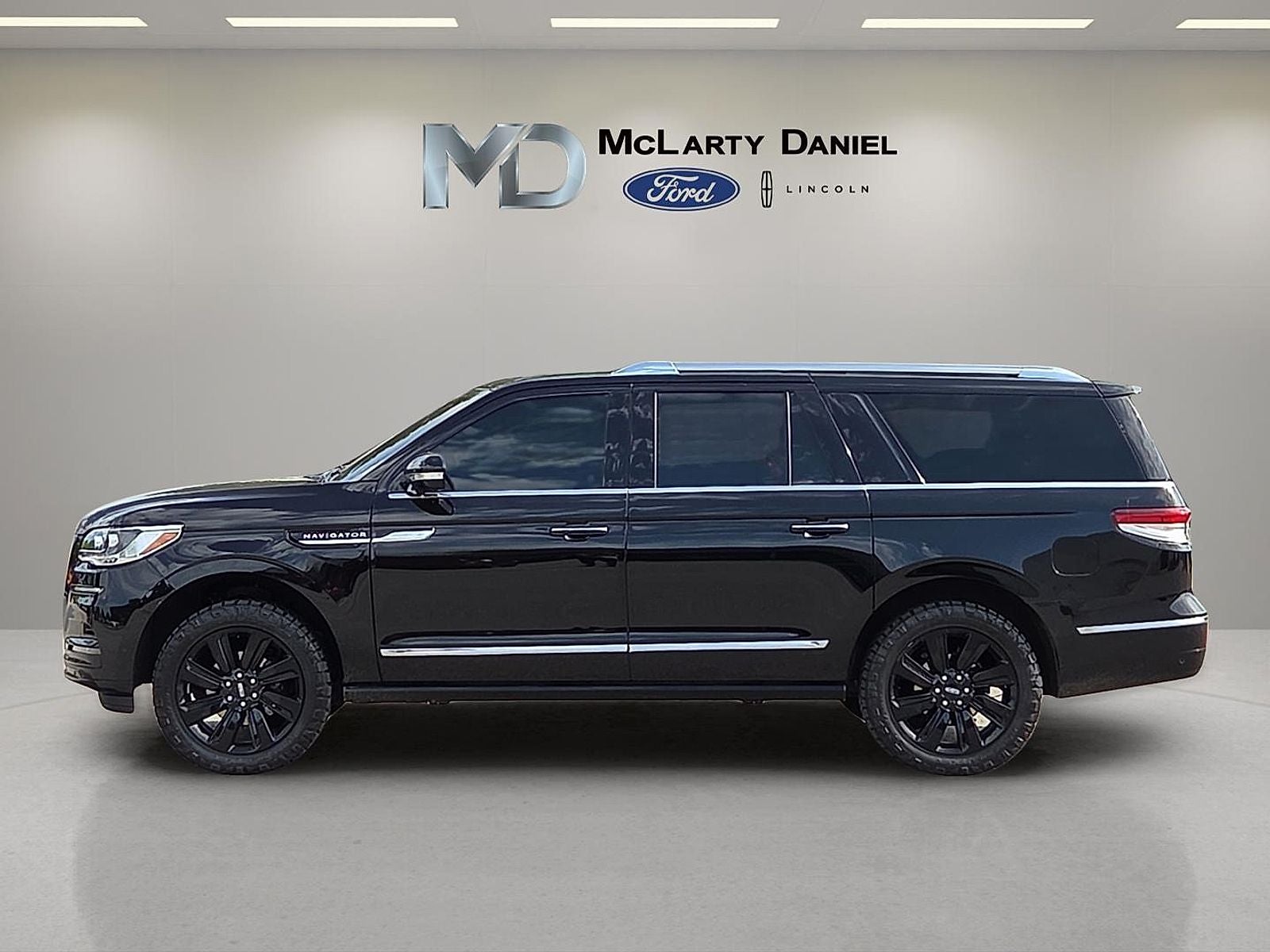 2024 Lincoln Navigator L — rear three-quarter view