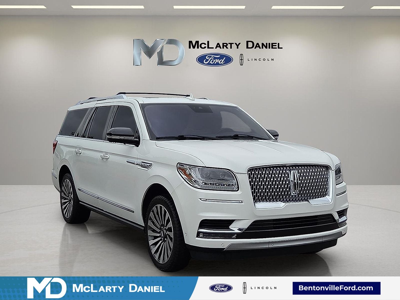 2021 Lincoln Navigator L Reserve in Pristine White — front three-quarter view