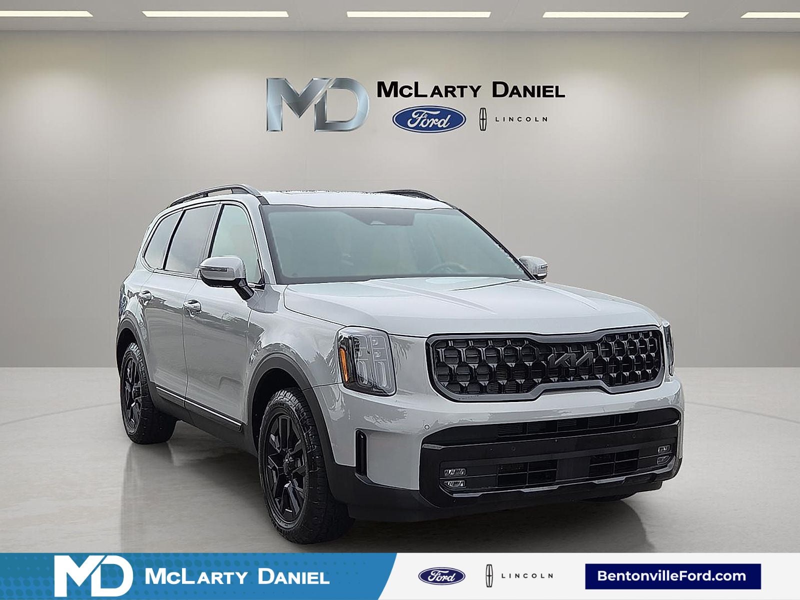 2025 Kia Telluride SX-Prestige X-Pro in Wolf Gray — front three-quarter view