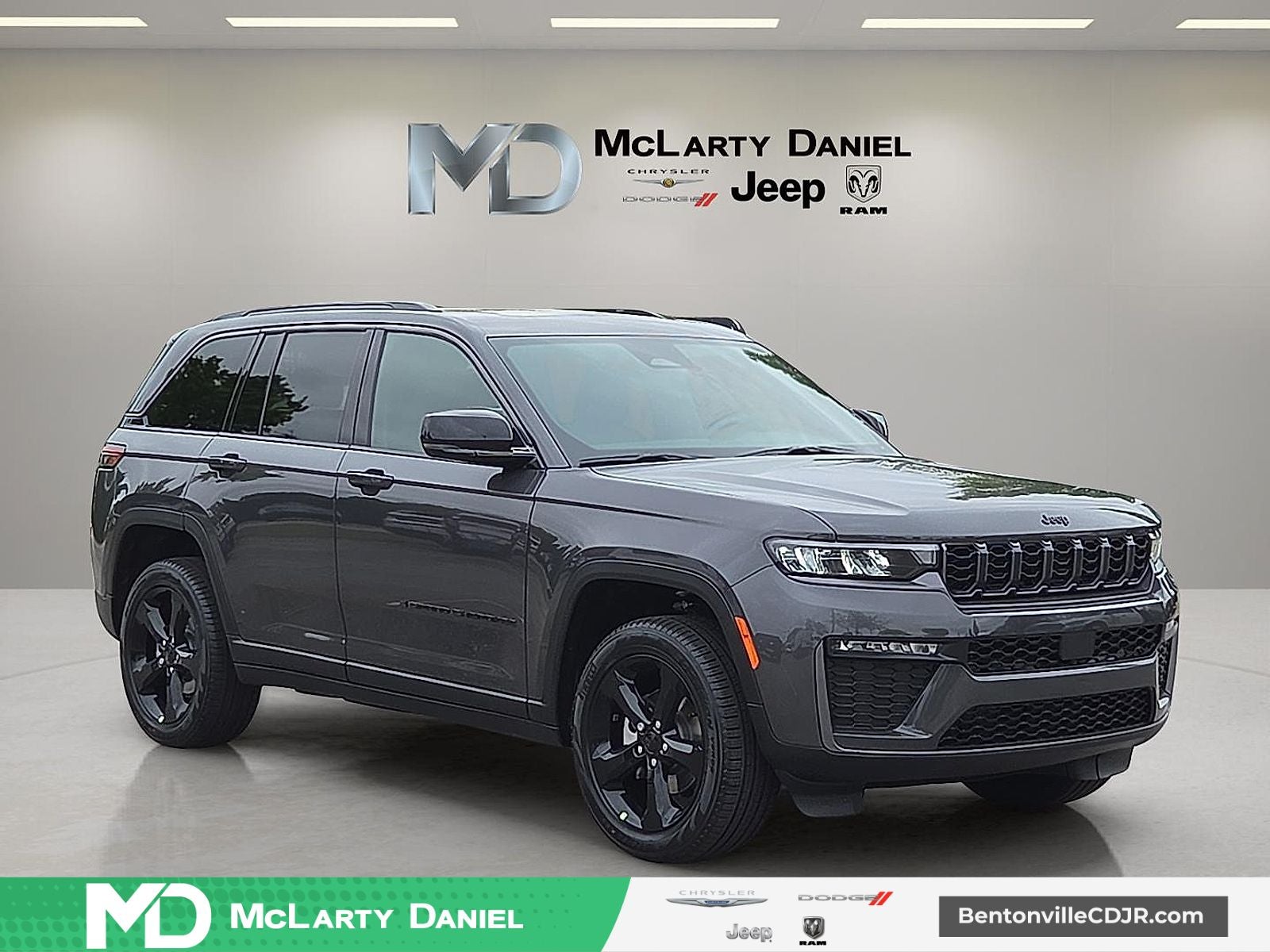 2026 Jeep Grand Cherokee GRAND CHEROKEE LIMITED 4X4 in Baltic Gray Metallic Clear-Coat Exterior Paint — front three-quarter view