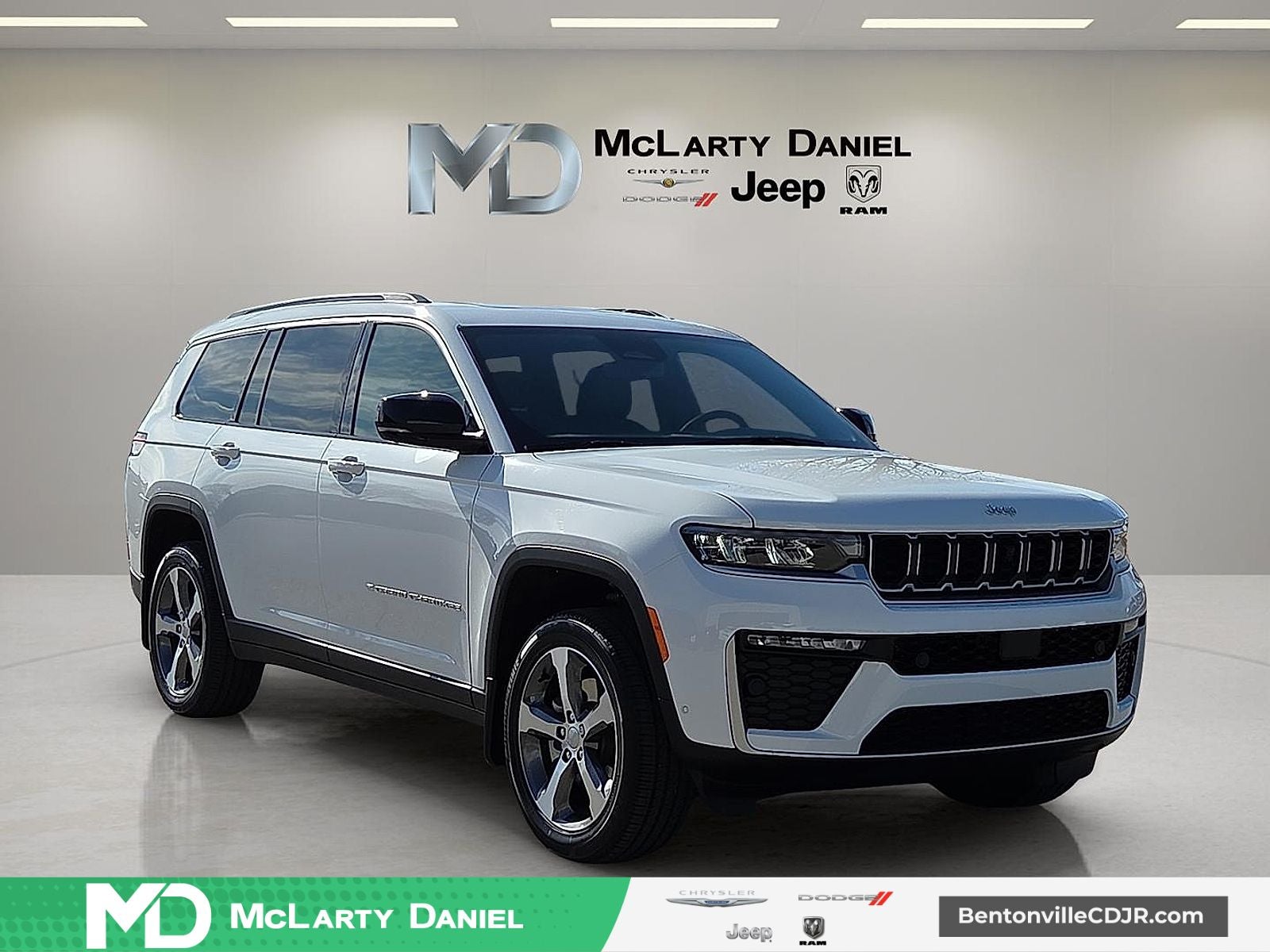 2026 Jeep Grand Cherokee GRAND CHEROKEE L LIMITED 4X4 in Bright White Clear-Coat Exterior Paint — front three-quarter view