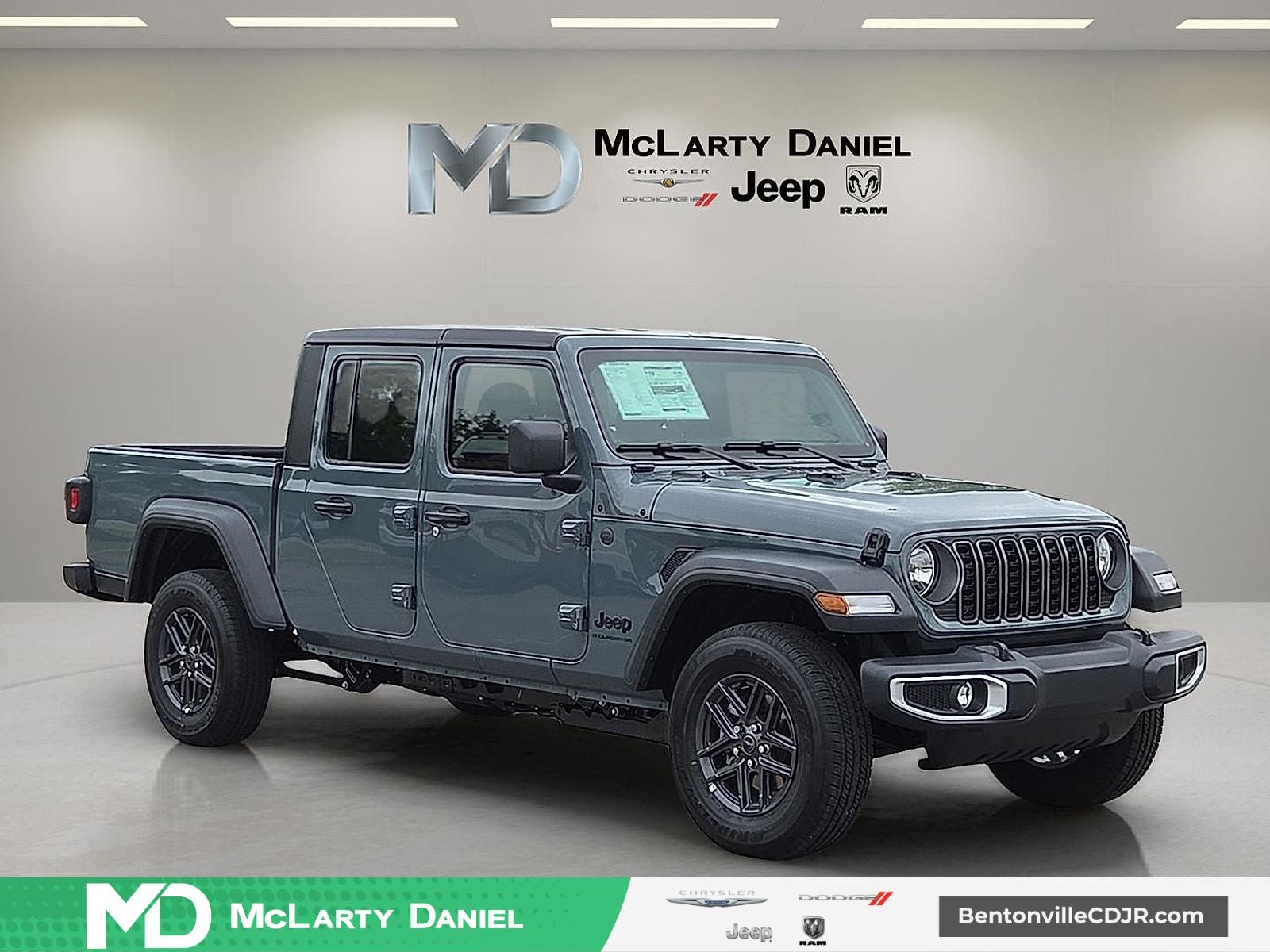 2026 Jeep Gladiator GLADIATOR SPORT 4X4 in Anvil Clear-Coat Exterior Paint — front three-quarter view
