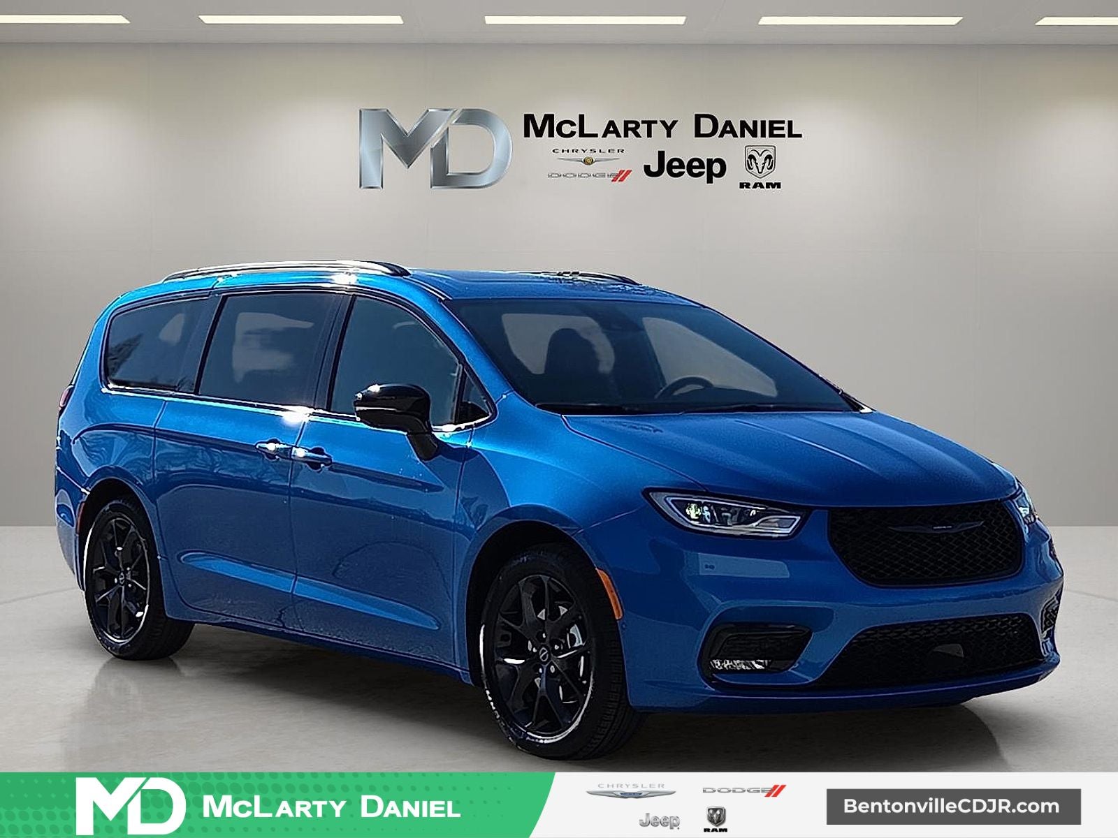2026 Chrysler Pacifica PACIFICA LIMITED in Hydro Blue Pearl-Coat Exterior Paint — front three-quarter view