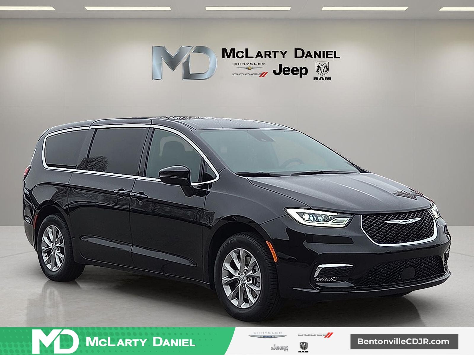 2026 Chrysler Pacifica PACIFICA SELECT AWD in Diamond Black Crystal Pearl-Coat Exterior Paint — front three-quarter view
