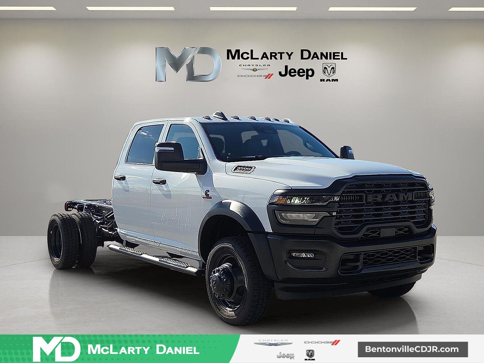 2026 RAM Ram 4500 Chassis Cab RAM 4500 TRADESMAN CHASSIS CREW CAB 4X4 60' CA in Bright White Clear-Coat Exterior Paint — front...