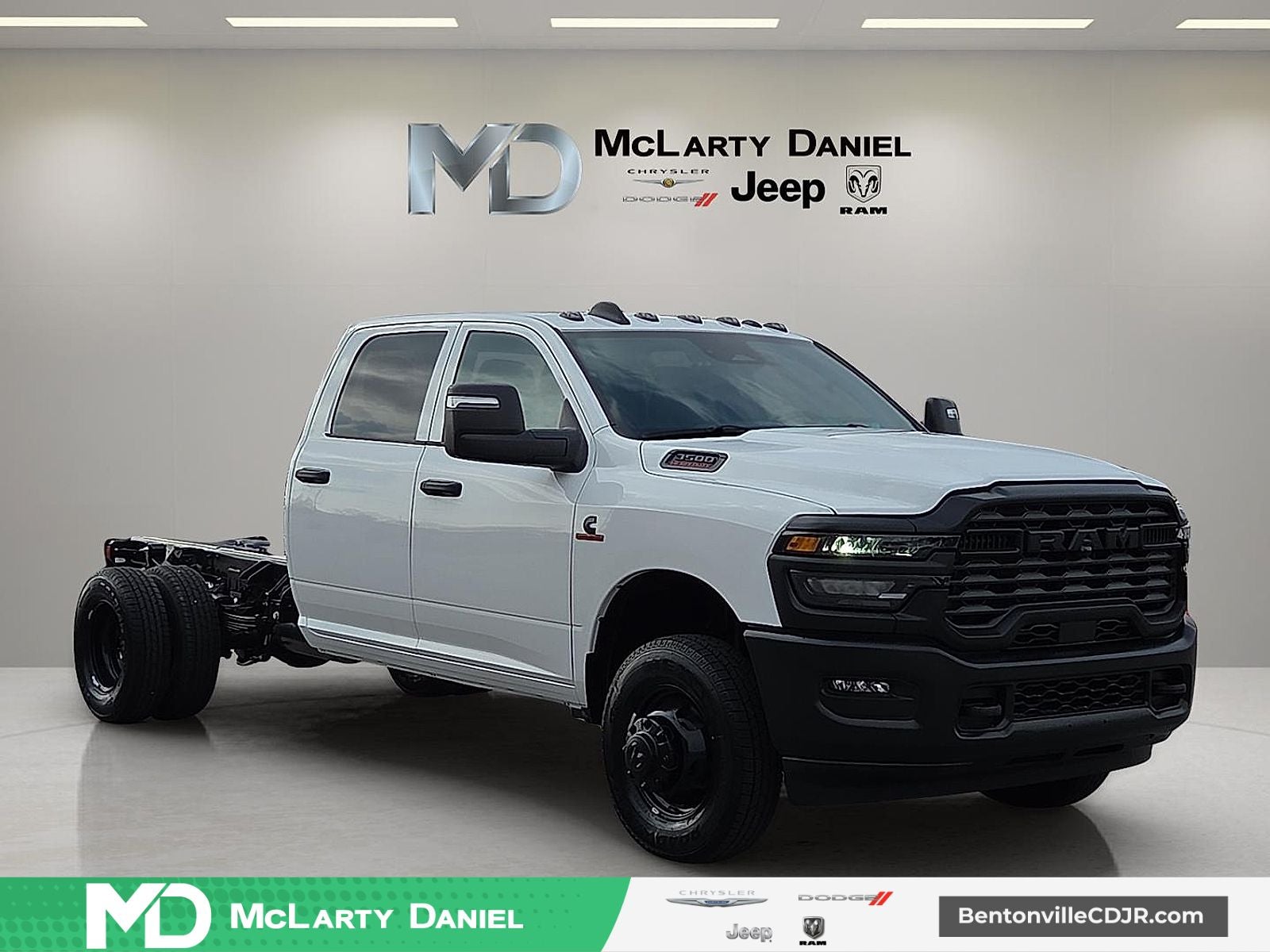 2026 RAM Ram 3500 Chassis Cab RAM 3500 TRADESMAN CREW CAB CHASSIS 4X4 60' CA in Bright White Clear-Coat Exterior Paint — front...