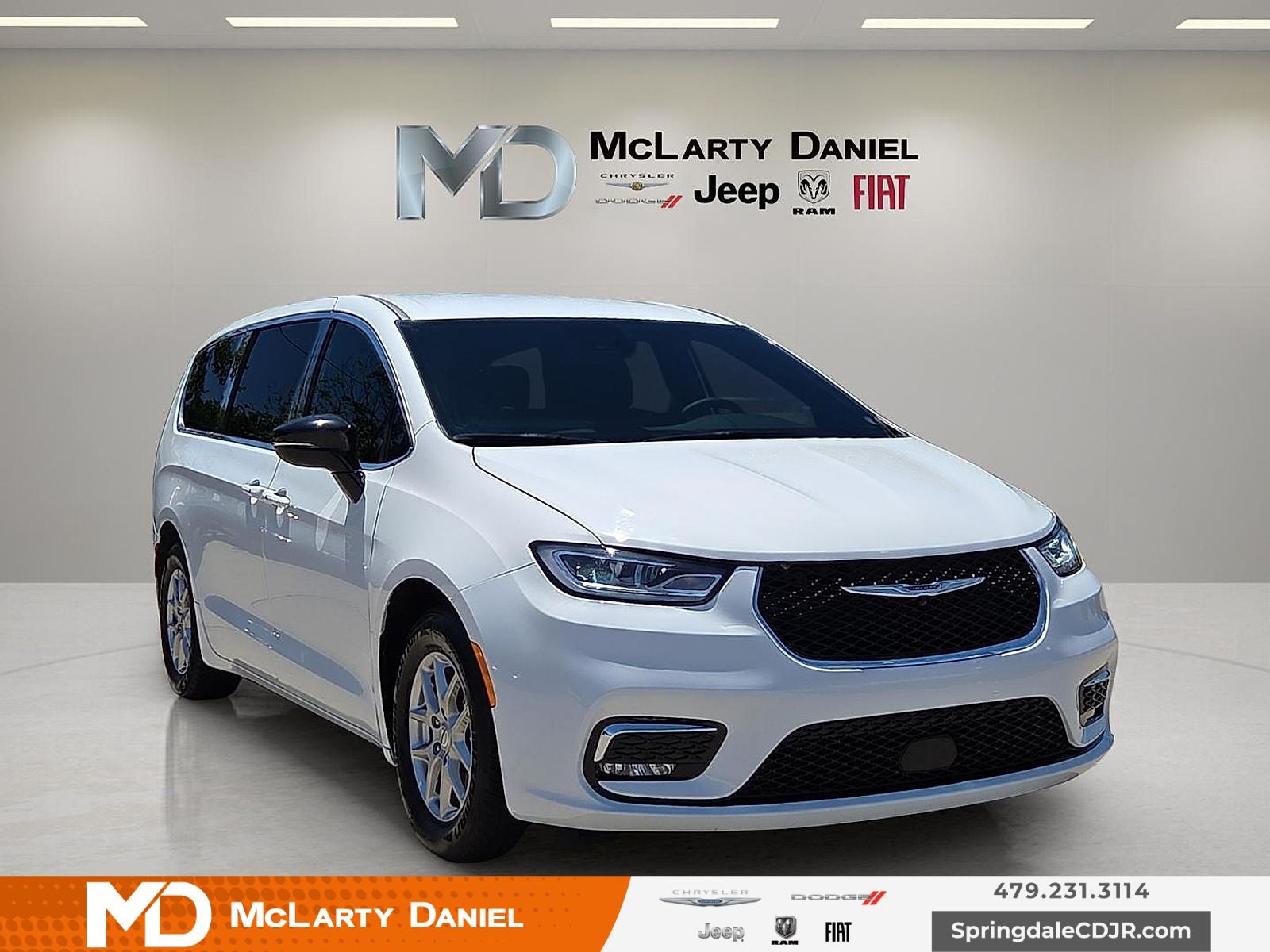 2025 Chrysler Pacifica Select in Bright White Clearcoat — front three-quarter view