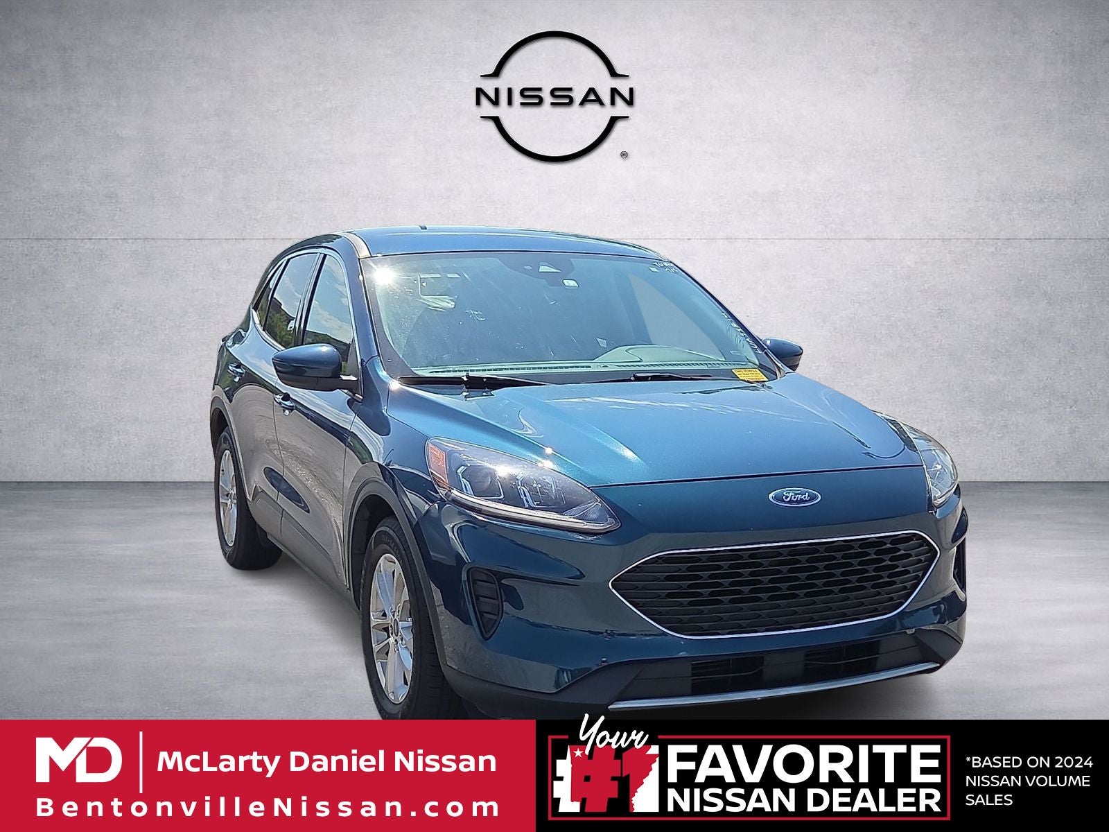 2020 Ford Escape SE in Blue Metallic — front three-quarter view