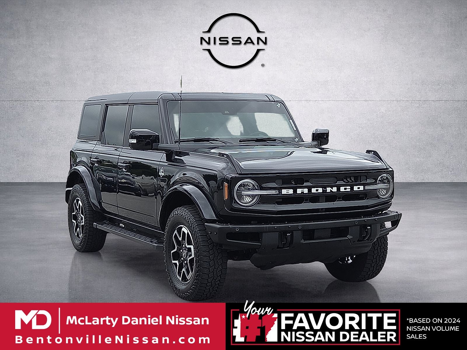 2022 Ford Bronco Outer Banks in Shadow Black — front three-quarter view