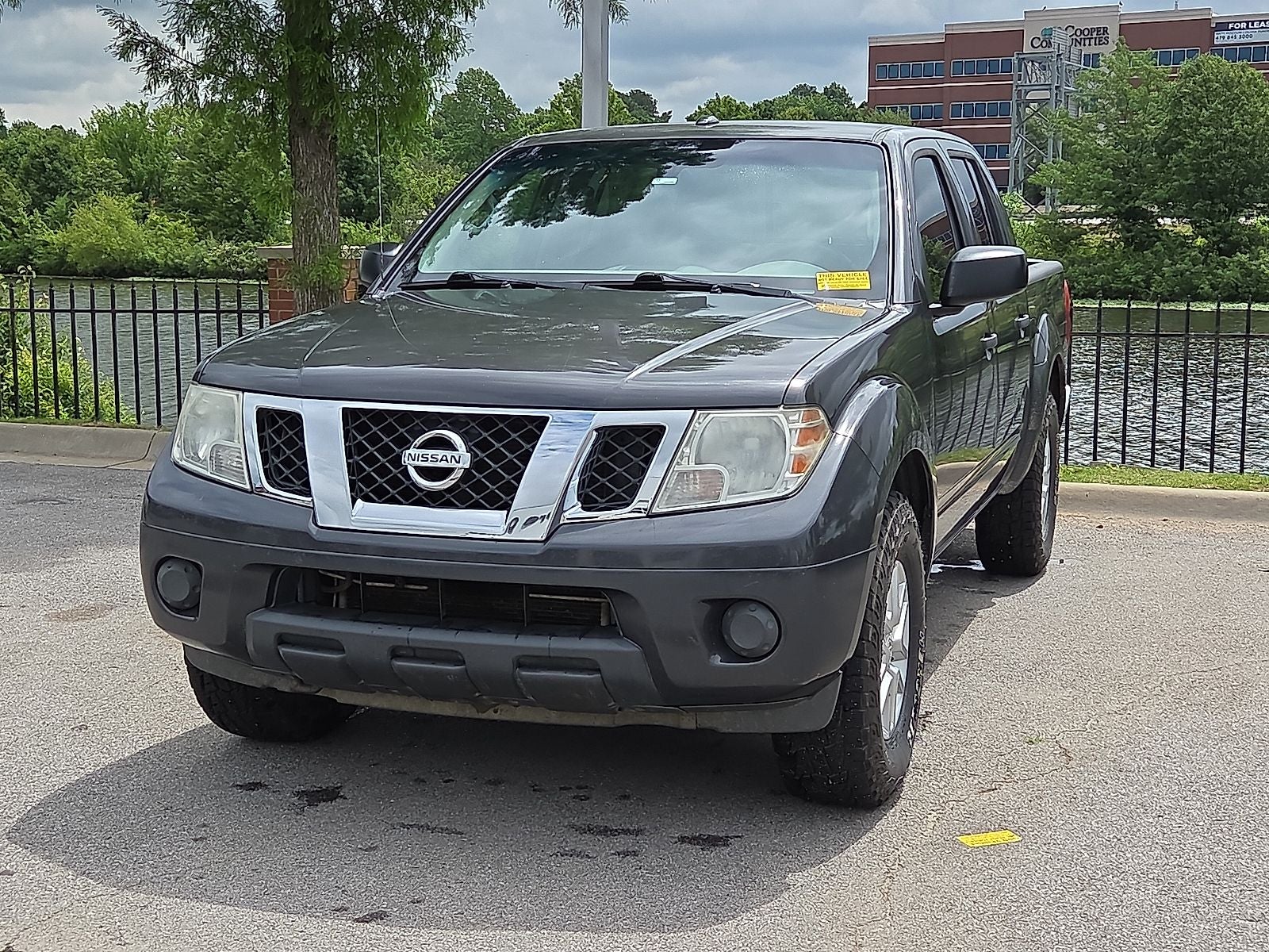 2015 Nissan Frontier — side profile view